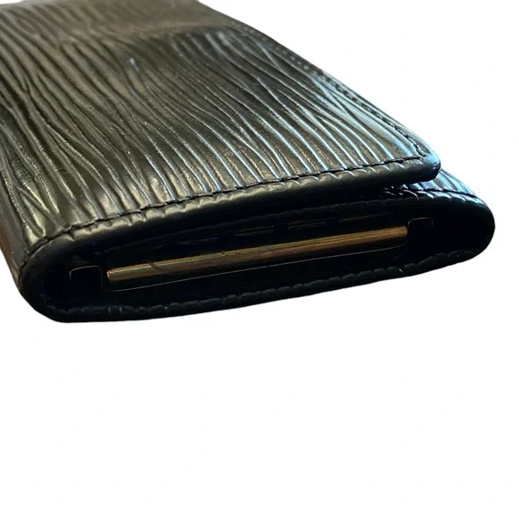 Louis Vuitton epi leather key holder